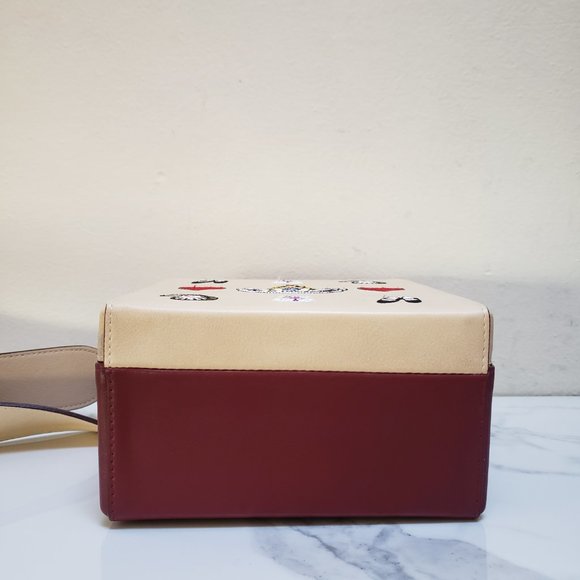 High Cheeks x Disney Alice in Wonderland Pattern Trunk Purse - Picture 11 of 16